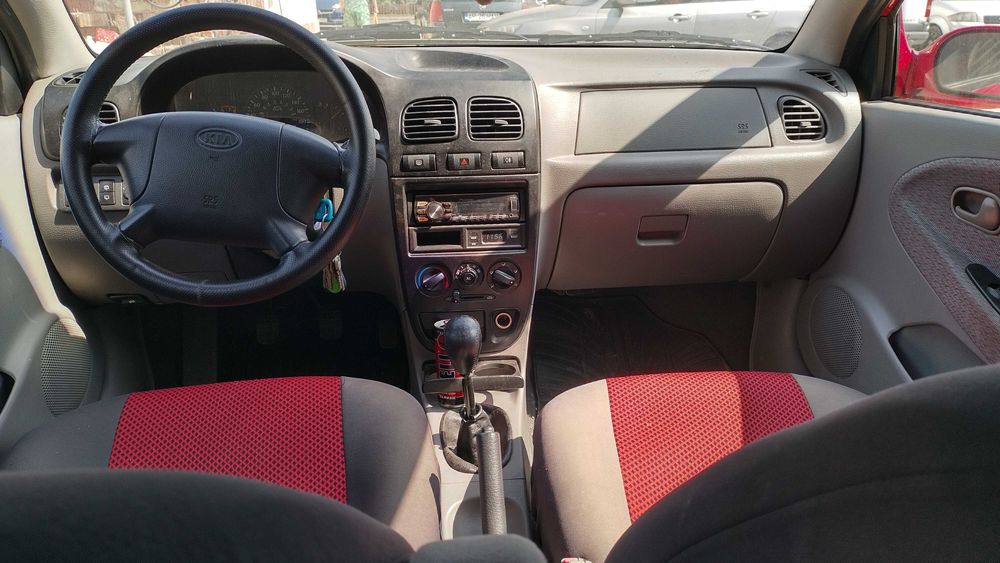 Vând Kia Rio hunchback