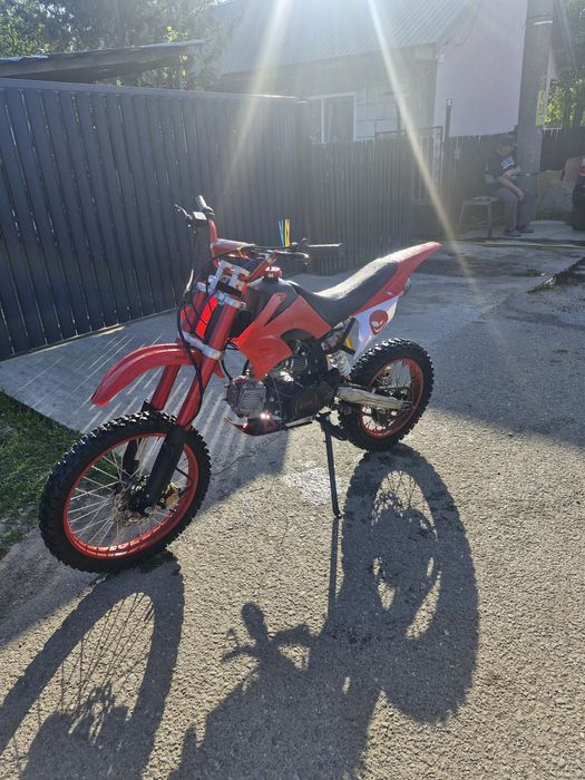 Vând cross 125 ccr