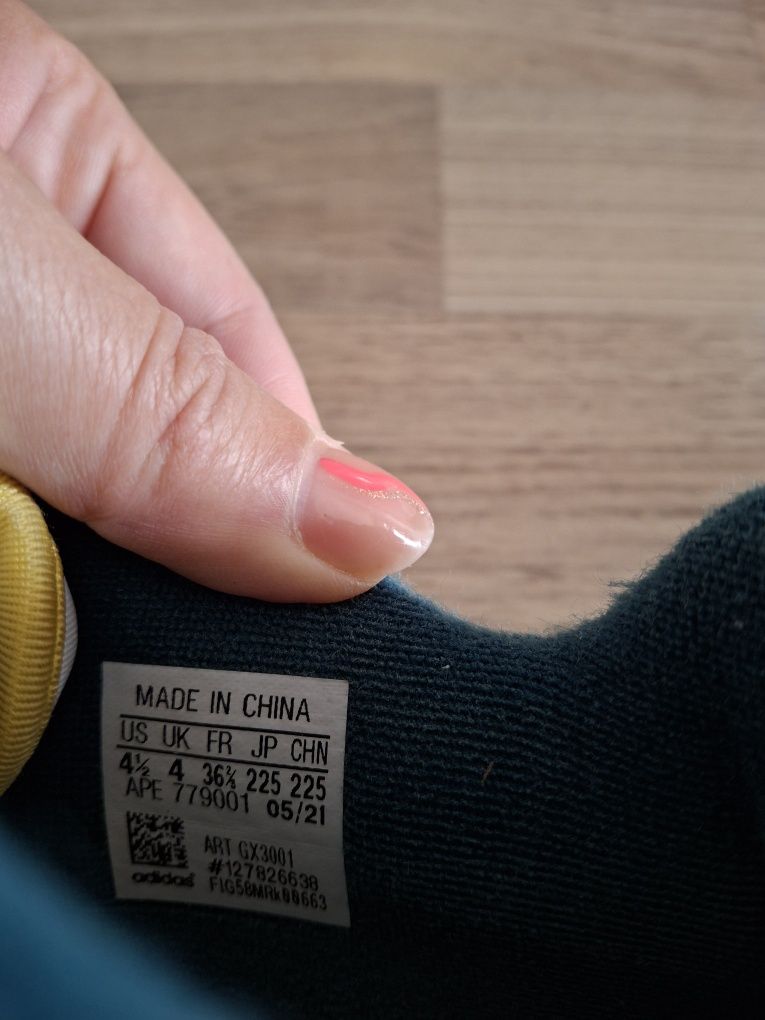 Adidas оригинални маратонки