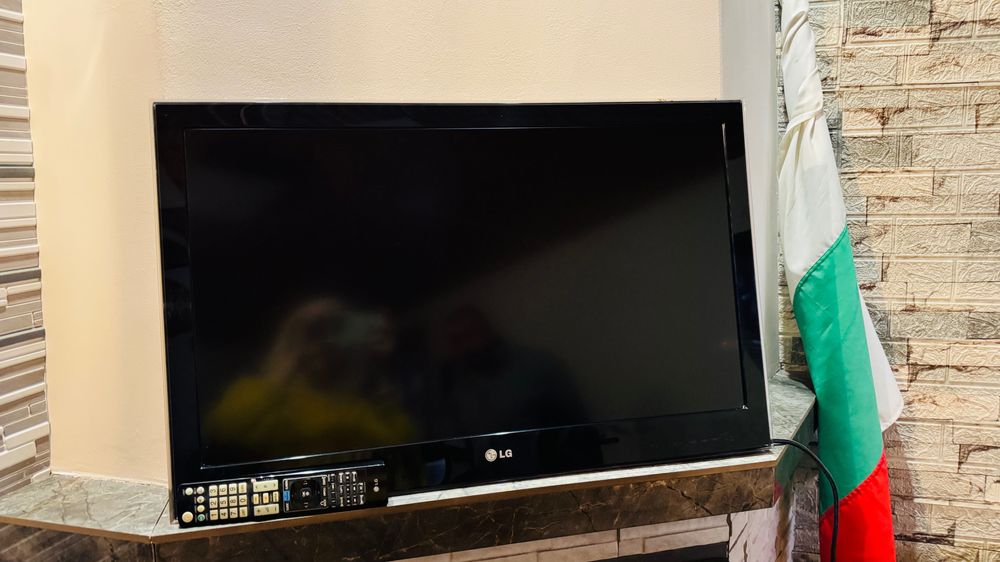 LG Телевизор 32 инча