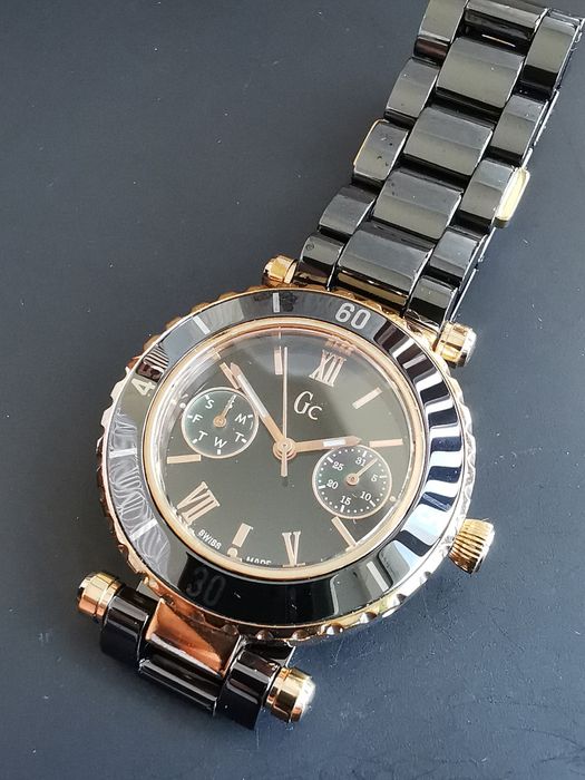 Ceas Guess Collection  Ceramic - Elvețian Quartz  34 mmmm