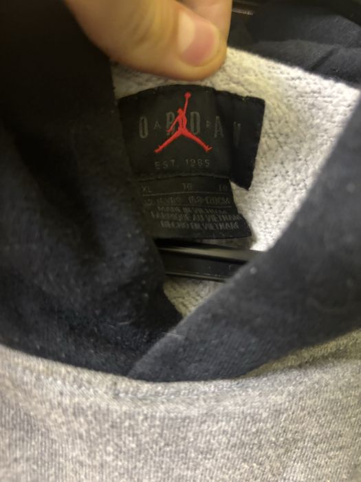 Vand hanorac jordan si geaca