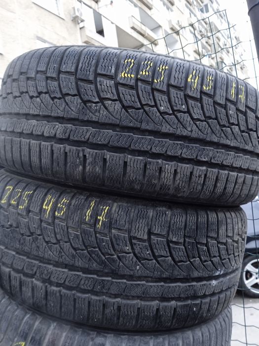 225/45/17  зимни гуми 2  броя.