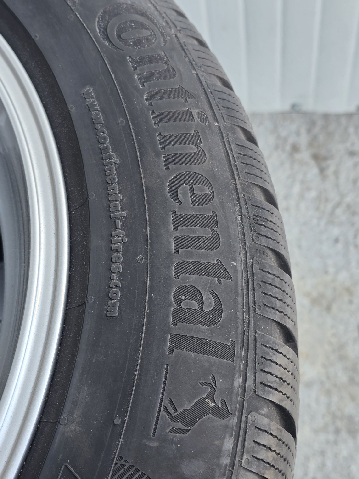 4 Броя 235/55/18 Continental 2x7,5mm 2x6mm