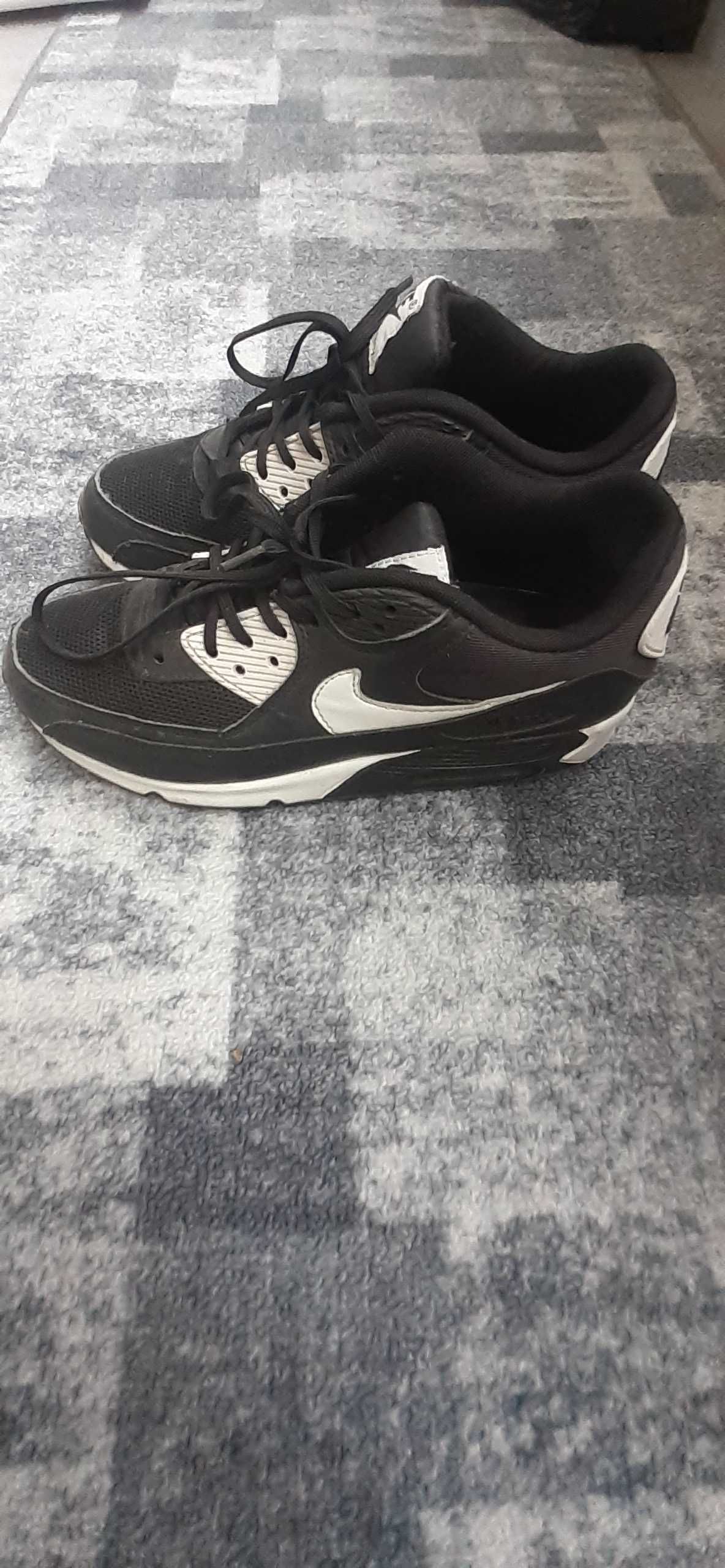 Маратонки Nike 40р