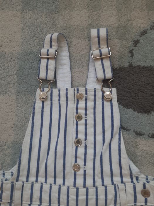 Детски дънков гащеризон бял H&M нов с етикет 4-5 години 110 см