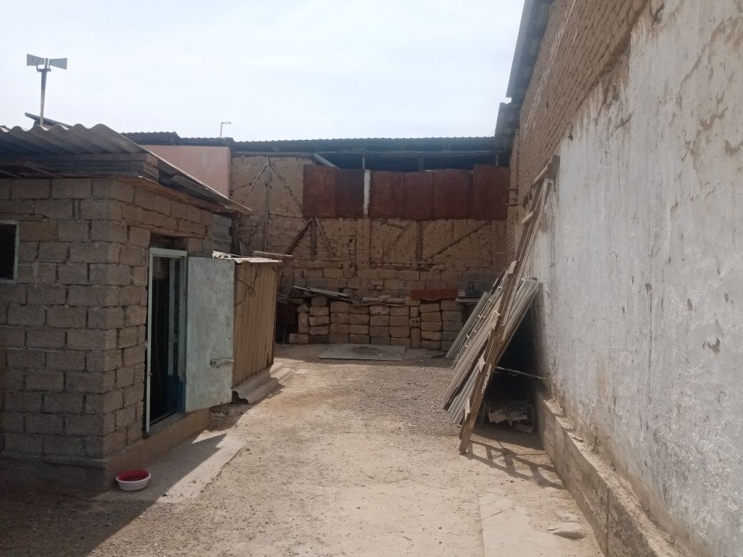 Srochniy Uchastka sotladi 2.2 sotik 4 xona Muxtor Ashrafiy  Yashnabod