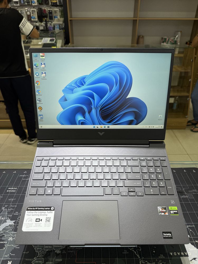 Hp Victus R5-7535Hs/8/512/2050
