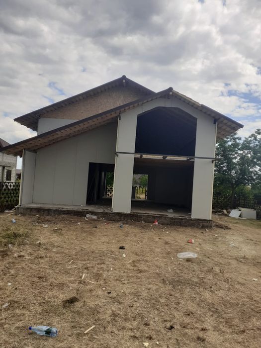 Vand containere tip casă  din panou sandwich 7*4m