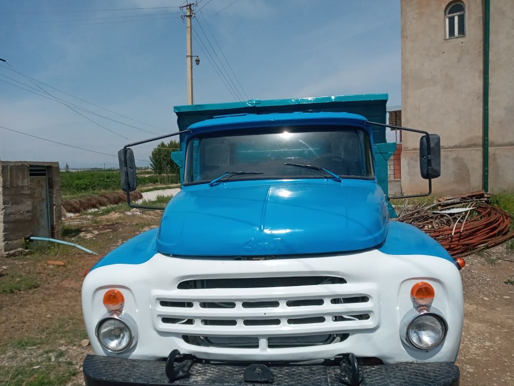 Zil 4502 sotiladi