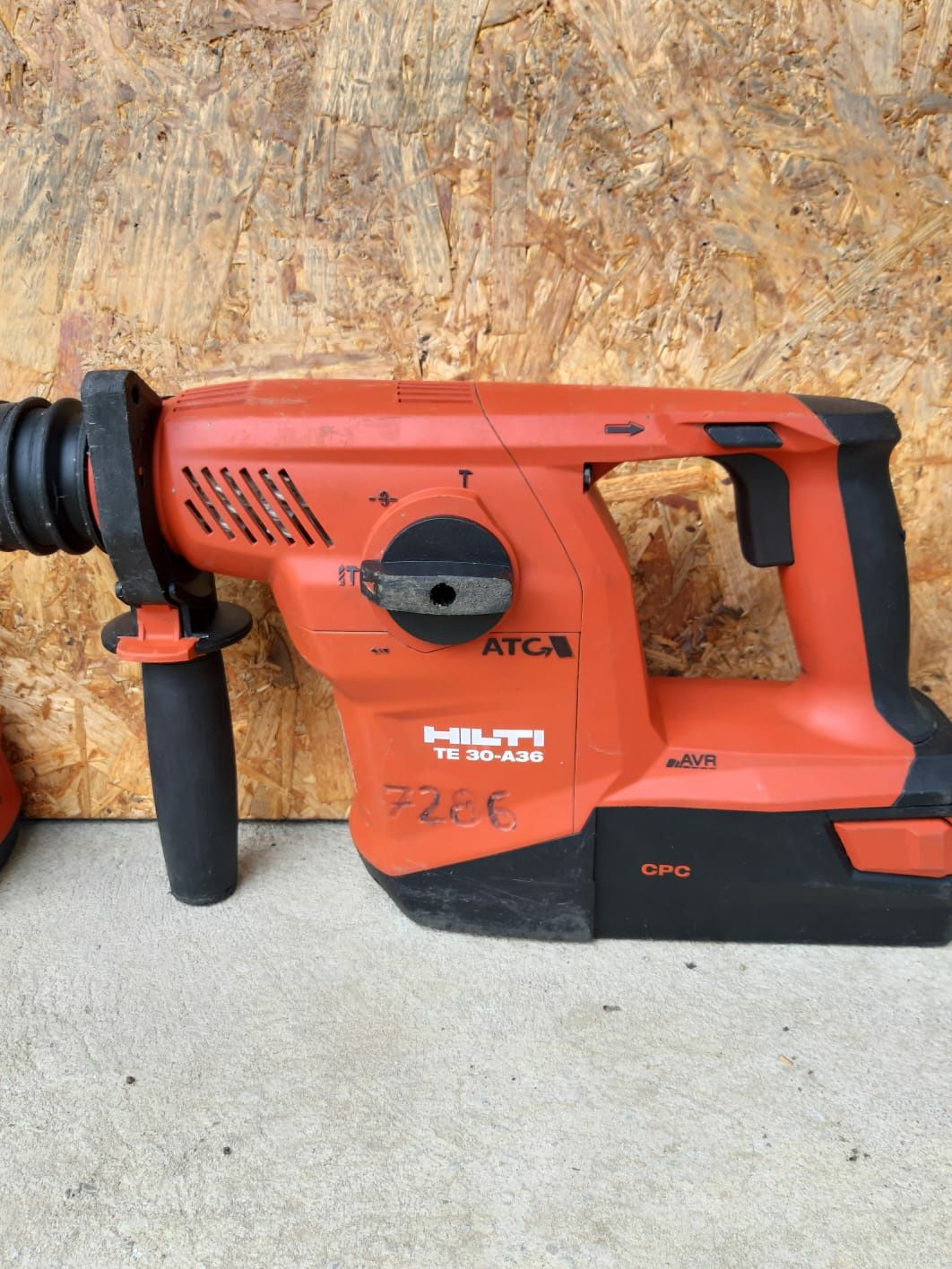 Hilti rotopercutor pe acumulatori