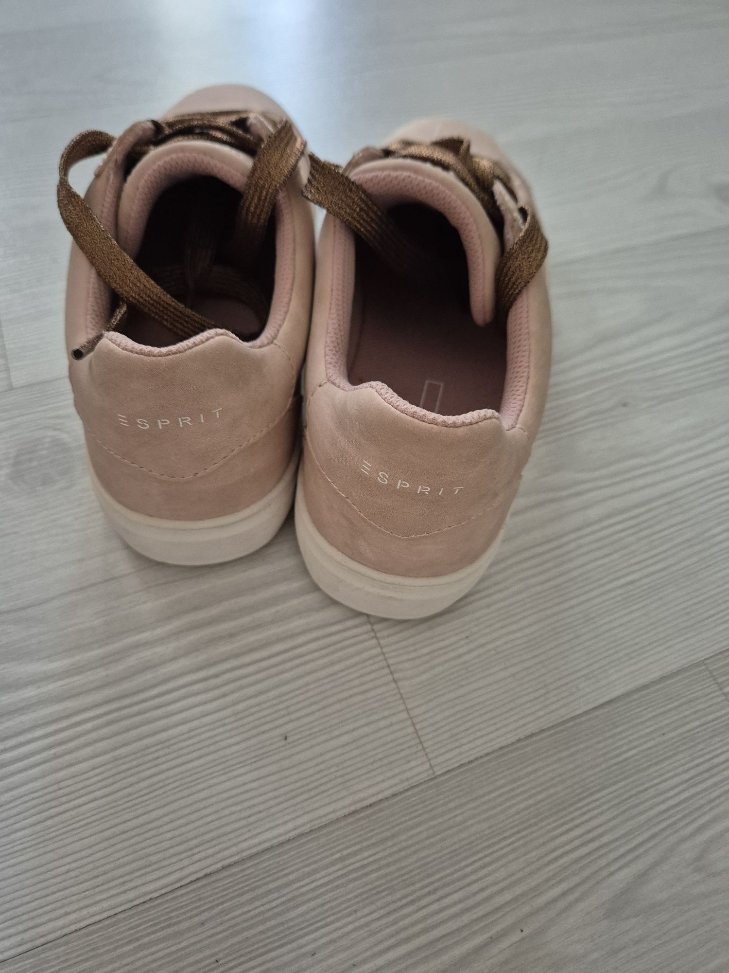 Дамски кецове Esprit