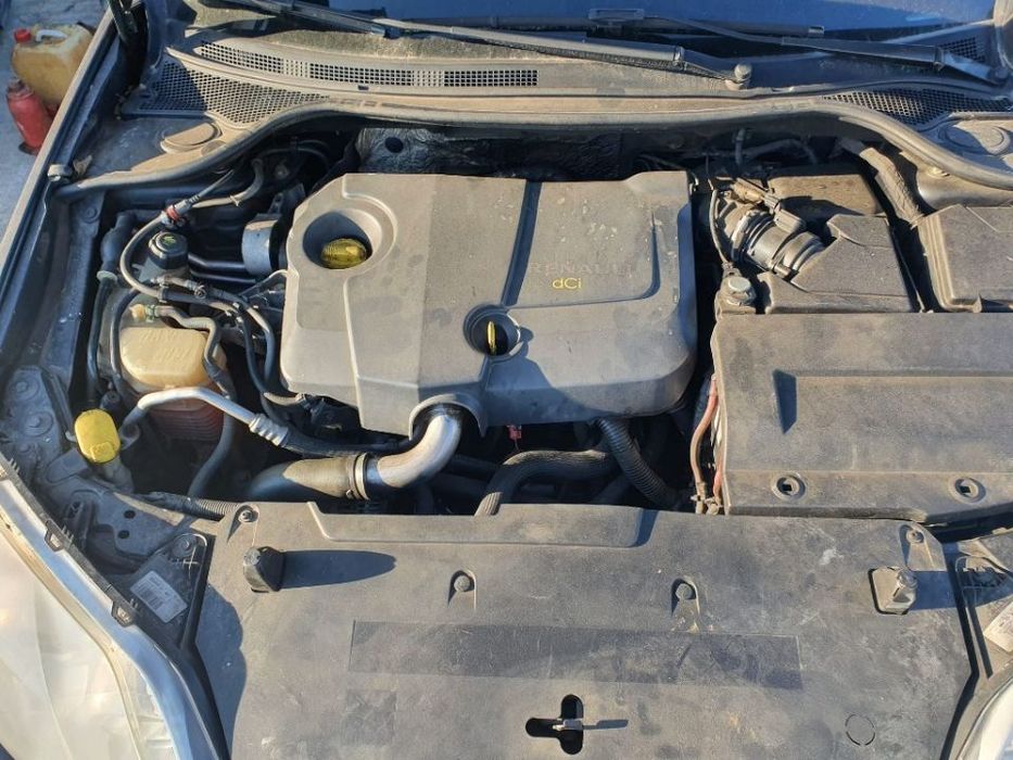 Dezmembrez Renault Laguna 3 motor 1.5dci 81kw 110cp dezmembrari turbina injector cutie de viteze