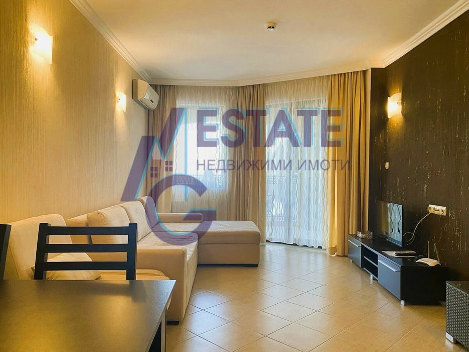 Двустаен апартамент на първа линия море в Царево