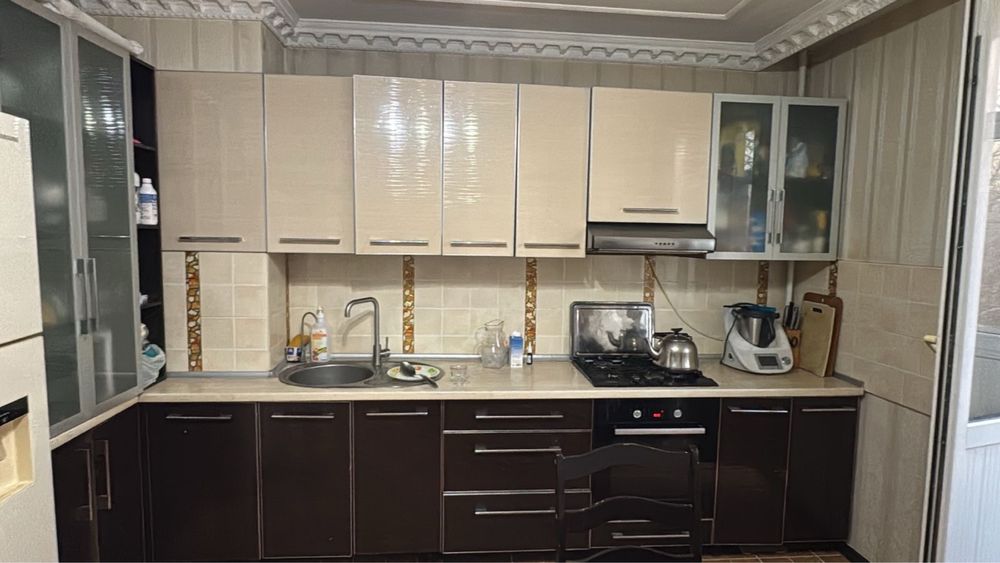 Продается кухонный гарнитур