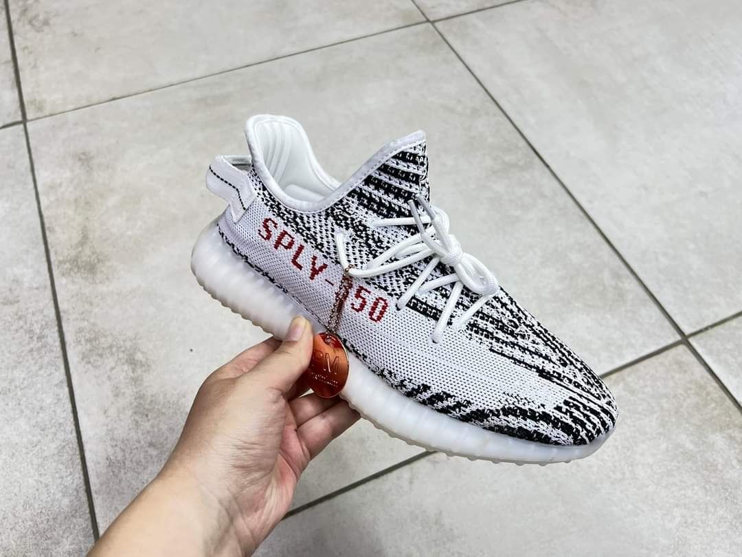 Adidas yeezy boost 350 v2,.