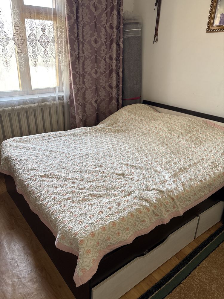 двухместная кровать