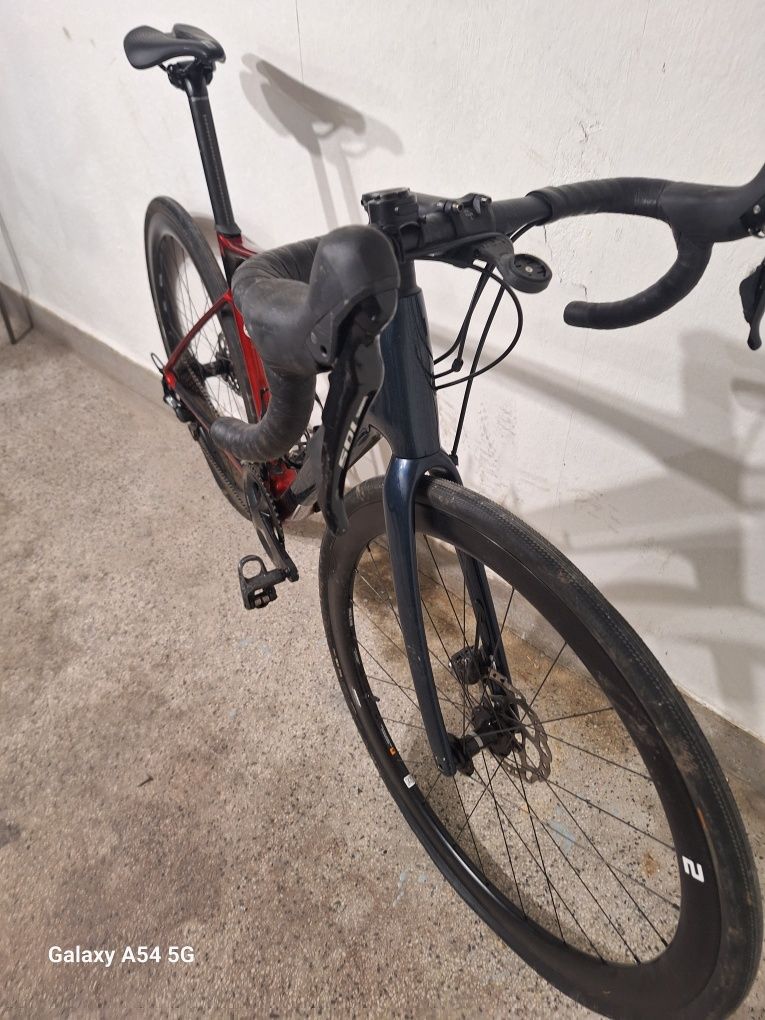 Продавам Giant Defy