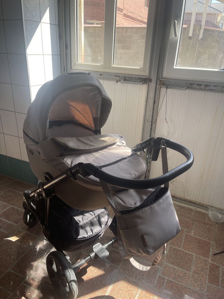 Коляска Pituso confort