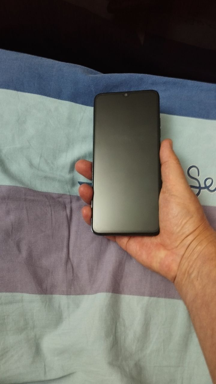 Srochna Sotiladi Tecno Spark 10C 8/128Gb 4G Original Xolati yaxshi