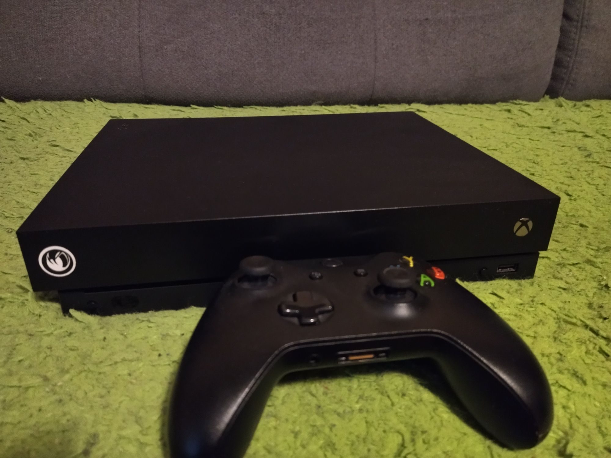 Продам Xbox one X