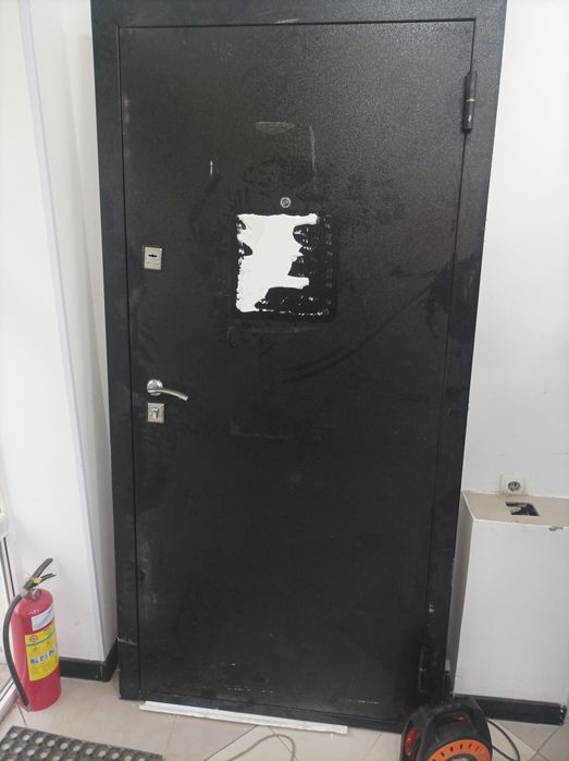 Дверь железная входная