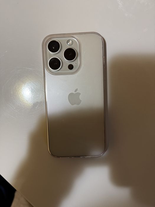 Vând iphone 15 pro /256GB