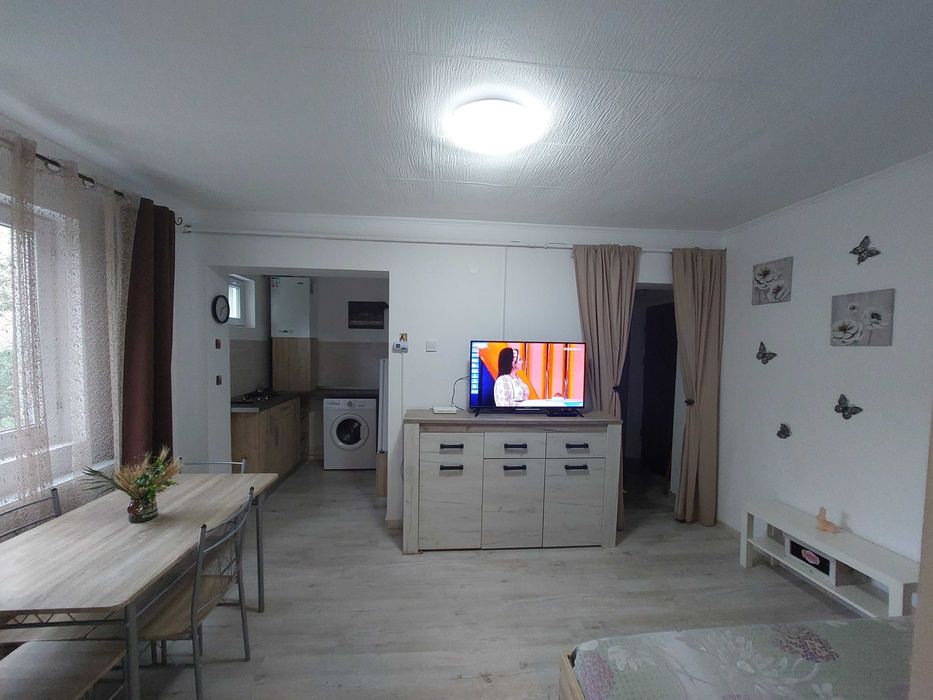 Inchiriez Apartament renovat Nou langa Vivomall