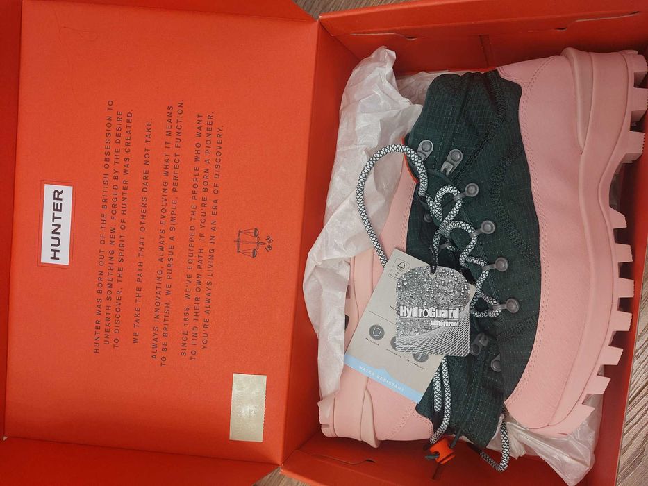 Нови туристически обувки Hunter