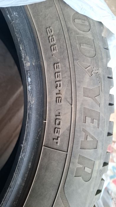 Шины с шипами 4 шт 235/55/R19/105T GOODYEAR