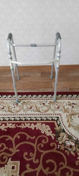 Продам ходунки для взрослых