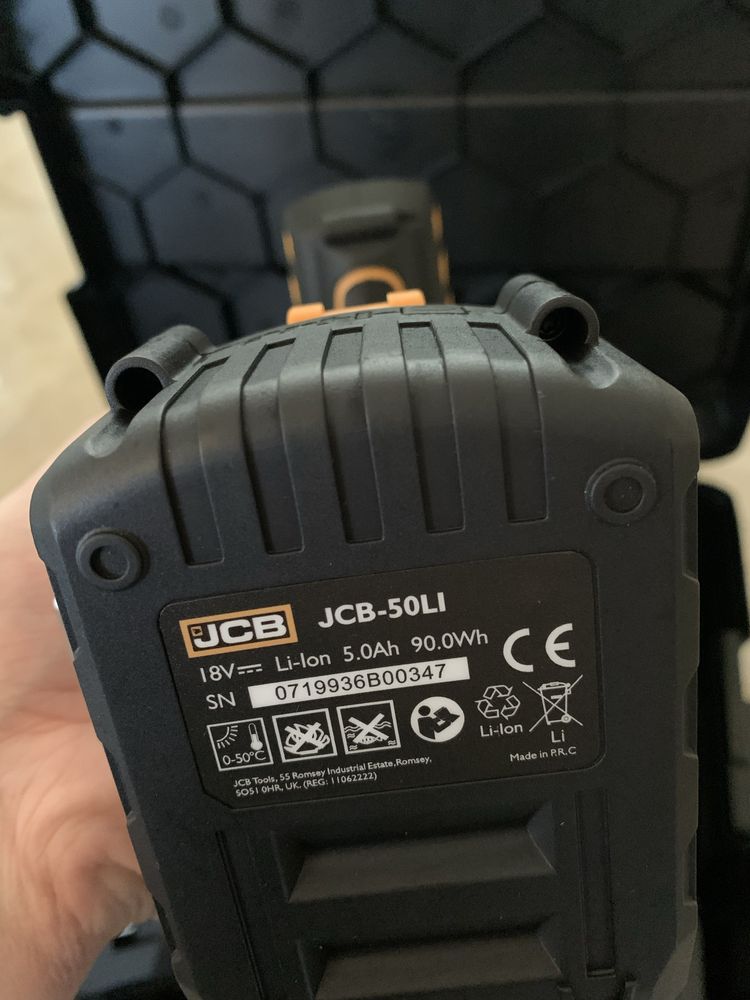 Винтоверт JCB 21-18CD