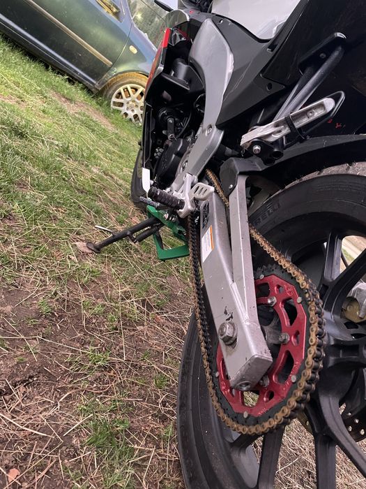 Vînd  sau schimb cu super moto Aprilia rs4 125