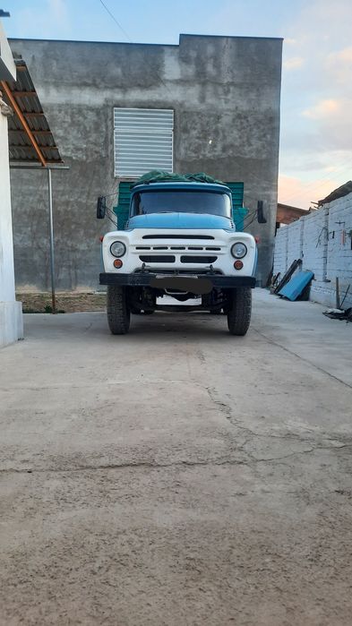 Зил самосвал сотилади