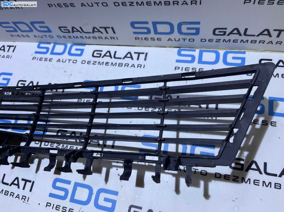 Grila Ornament Central Inferior Spoiler Bara Fata Opel Vectra C Non Facelift 2002 - 2005 Cod 09186126 0551004542 [V0183]