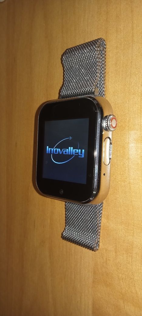 Smartwatch cu funcție telefon