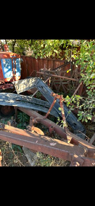 Трактор юмз 6л със инвентар регистриран