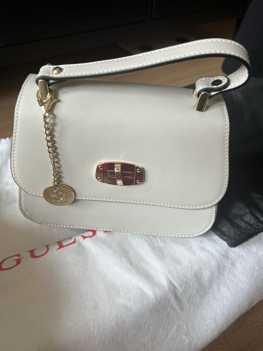 Бяла чанта от естествена кожа