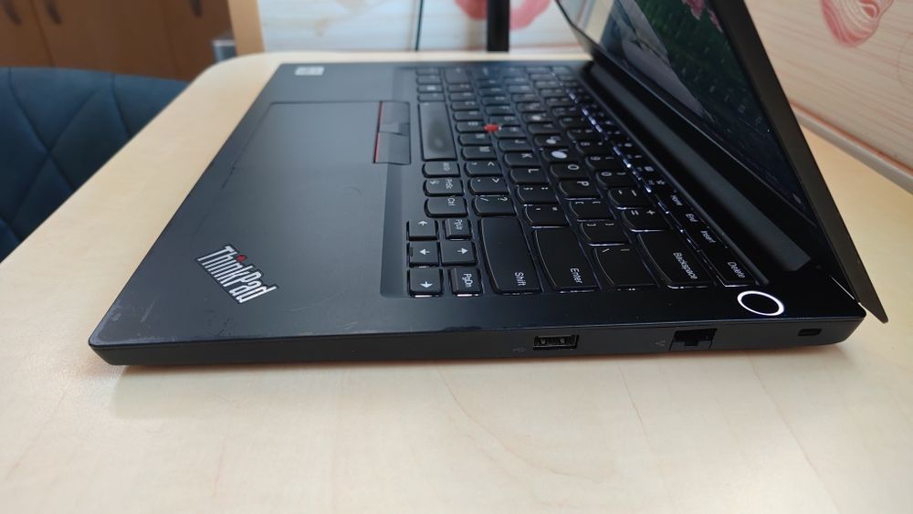 Laptop Lenovo ThinkPad E14_i5-10210U_256GB SSD_8GB DDR4_Win10+Office