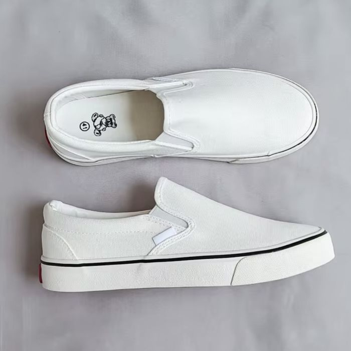 Слипоны белые, бежевые