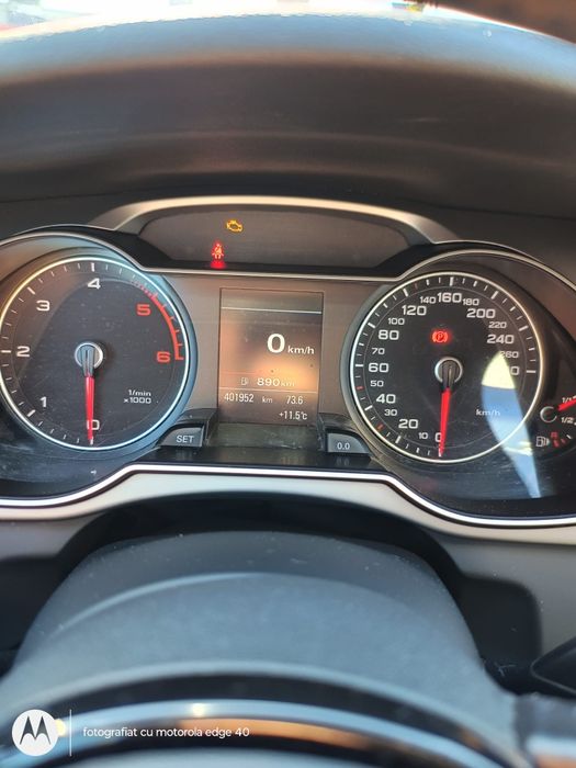Vând Audi A4 B8 Avant 2.0 TDI