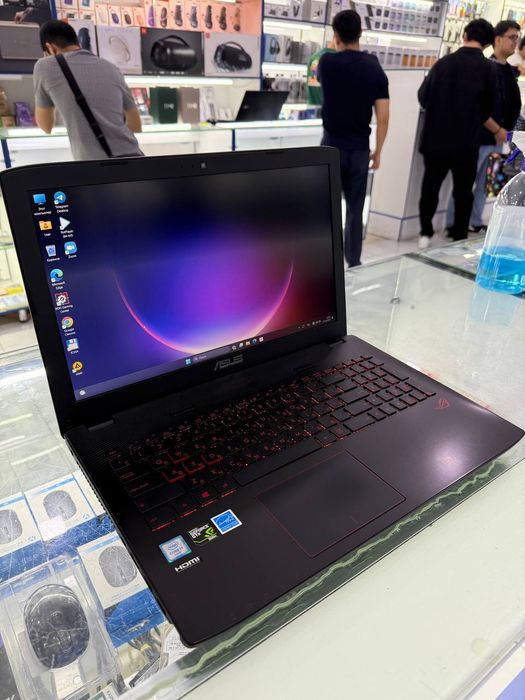 ASUS ROG RAM 16 GB ROM 1T Intel Core i7