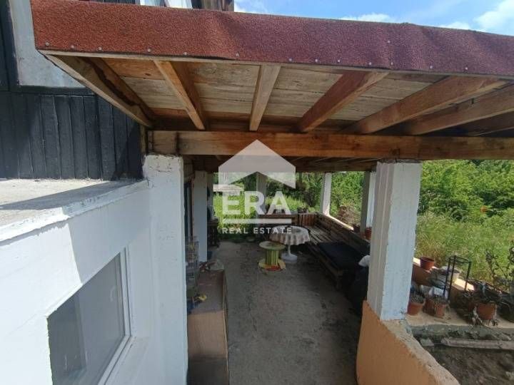 Ексклузивно! Къща с горска панорама във вилната зона на с. Осеново, РЗ