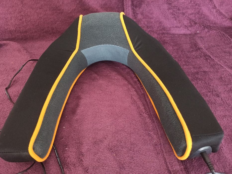 Aparat de masaj cervical cu vibratii Medisana