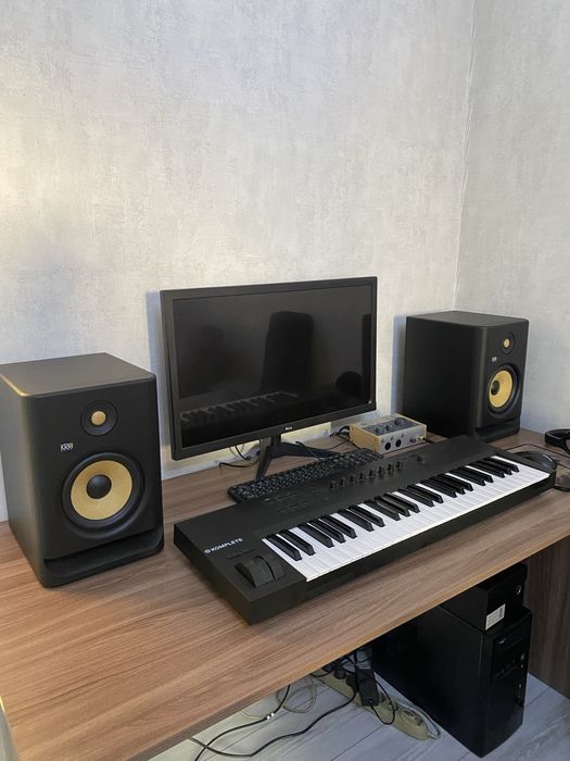 Профессиональные колонки KRK.