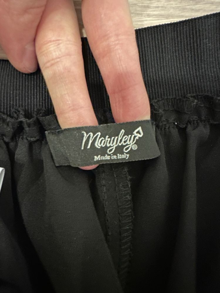 Елегантен панталон Maryley