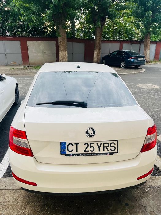 Vând skoda Octavian automata