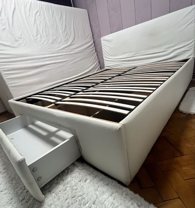 De vanzare pat matrimonial