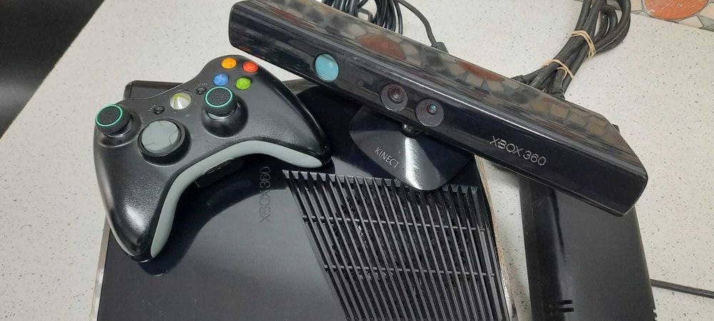 vand xbox 360 cu kinect