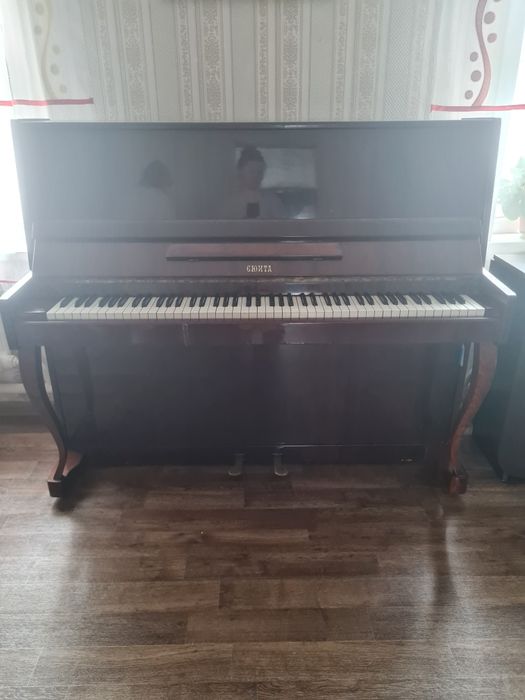 Продам пианино Сюита